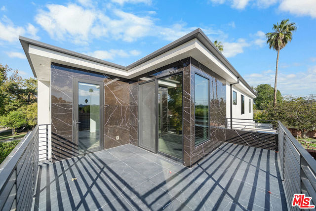 5812 Willis Avenue, Sherman Oaks CA: https://media.crmls.org/mediaz/de1369bb-2ce4-4792-aa31-1d7984cd01ff.jpg