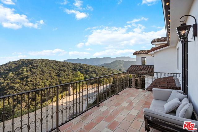 1650 Luse Tank Road, Topanga CA: https://media.crmls.org/mediaz/de138a30-1347-4be8-9c71-0ba4e940cf38.jpg
