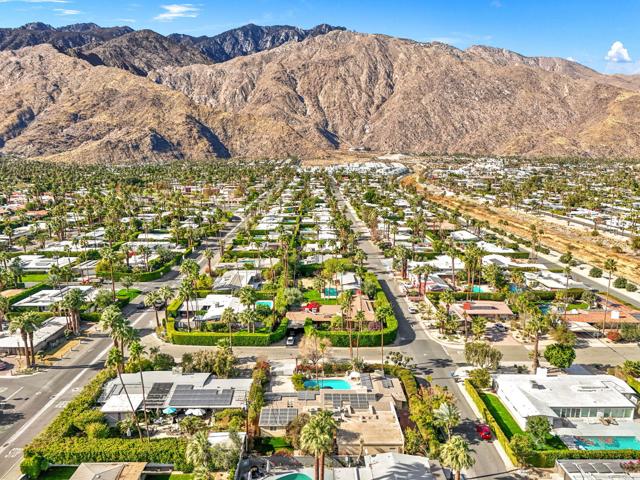 1223 E San Lorenzo Road, Palm Springs CA: https://media.crmls.org/mediaz/de138dfb-7314-4bb1-b260-ab2b7a1a3d36.jpg
