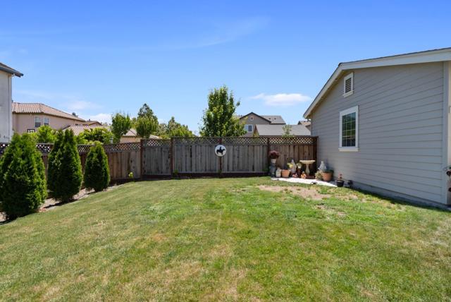 655 Lewis Street, King City CA: https://media.crmls.org/mediaz/de13e1cd-209a-4a20-8eff-37b0f70cef5c.jpg
