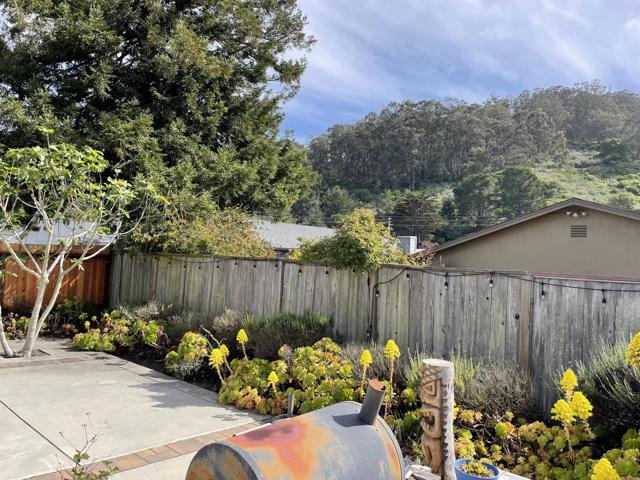1676 Toledo Court, Pacifica CA: https://media.crmls.org/mediaz/de140223-e8c6-4c09-a2d4-d2ab578b2982.jpg