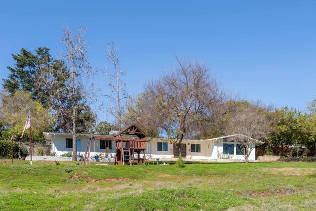 Detail Gallery Image 17 of 39 For 1743 Green Briar Circle, Fallbrook,  CA 92028 - 3 Beds | 2 Baths