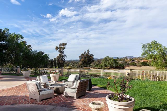 8374 St Andrews Rd, Rancho Santa Fe CA: https://media.crmls.org/mediaz/de15d8a0-4788-4d1b-aa5a-79ced0829868.jpg
