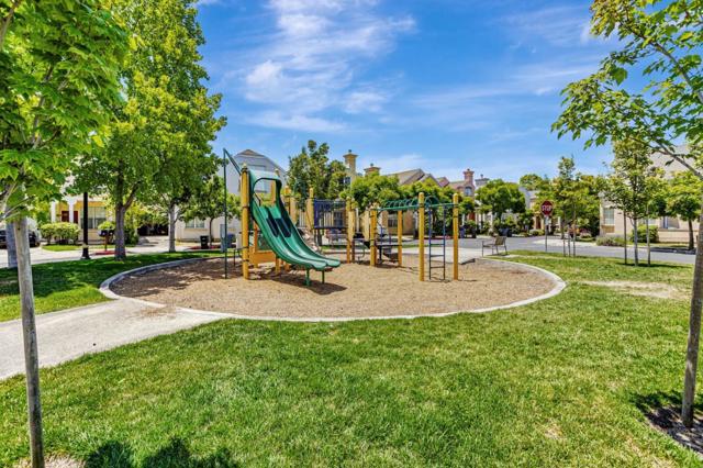 103 Whits Road, Mountain View CA: https://media.crmls.org/mediaz/de16cf1d-1795-4867-bfba-0f9813e168b3.jpg