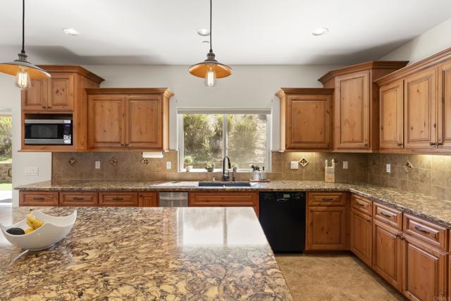 6433 Dehesa Road, El Cajon CA: https://media.crmls.org/mediaz/de16d84c-9442-423a-85a5-921f8a87fe43.jpg