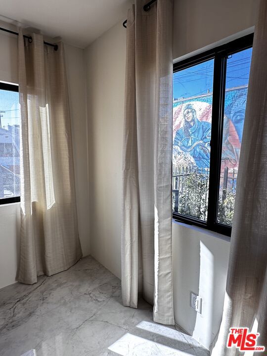 643 N Vista St, Los Angeles CA: https://media.crmls.org/mediaz/de171870-08df-4f49-9760-a1eb166202e7.jpg