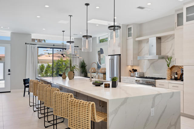 52085 Avenida Cortez, La Quinta CA: https://media.crmls.org/mediaz/de1728e9-24f0-4caf-99a0-919e02c0d0d0.jpg