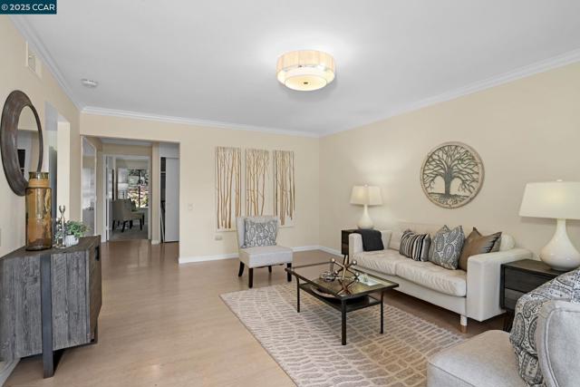 1549 Oakmont Dr, Walnut Creek CA: https://media.crmls.org/mediaz/de172d78-d8a1-44b7-be32-26a2ed0a1739.jpg