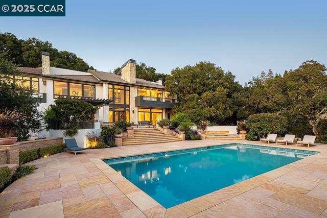 1177 Estates Dr, Lafayette CA: https://media.crmls.org/mediaz/de1869c4-a587-4f9e-a529-13f033b673f0.jpg