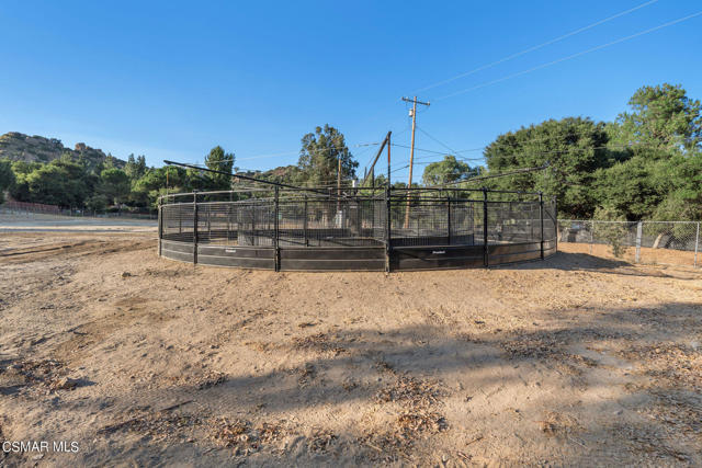 Image 18 of 38 For 10869 Farralone Avenue