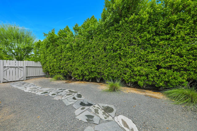 71520 Gardess Road, Rancho Mirage CA: https://media.crmls.org/mediaz/de18db05-f20c-43f1-adc2-df2b1961af7f.jpg