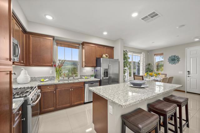 Detail Gallery Image 14 of 50 For 2890 Silver Medal Rd #5,  Chula Vista,  CA 91915 - 4 Beds | 2/1 Baths