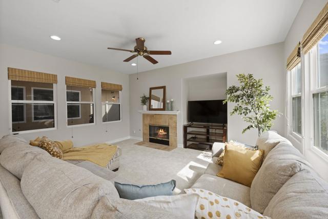 Detail Gallery Image 13 of 44 For 371 Plaza Toluca, Chula Vista,  CA 91914 - 5 Beds | 4 Baths