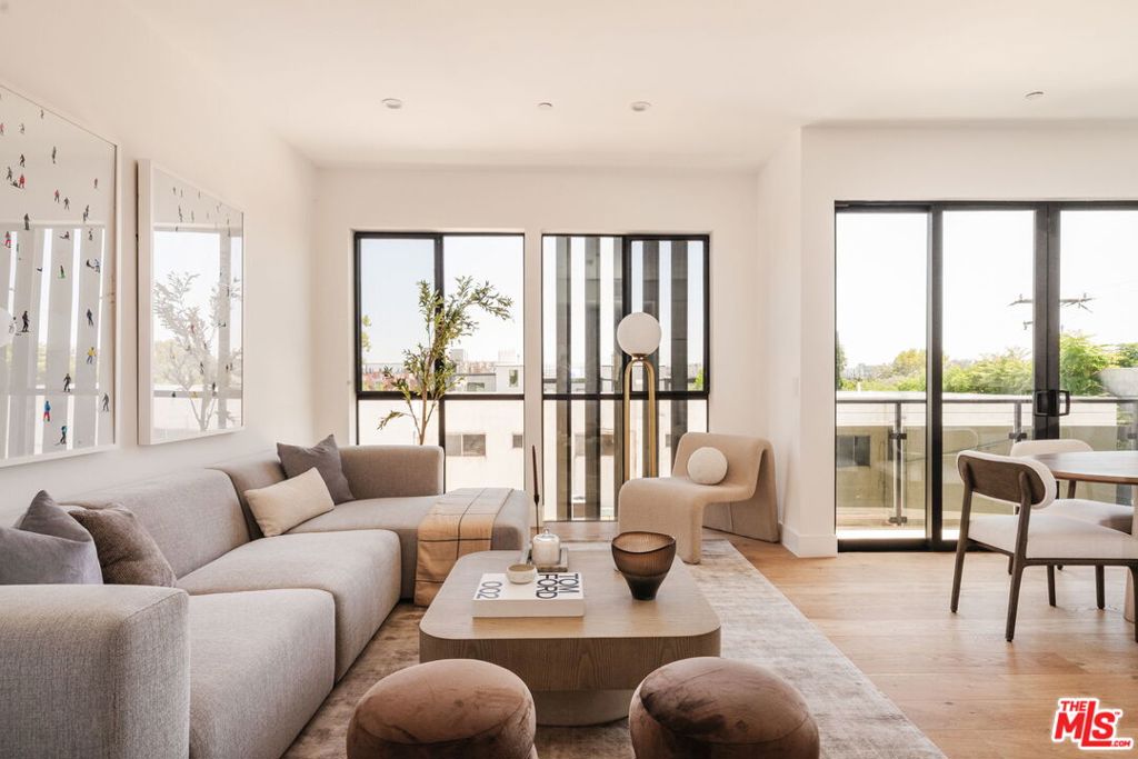 1245 Formosa Avenue Unit D