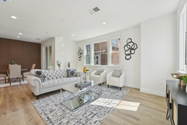 5743 Oceanspray Rd, Newark CA: https://media.crmls.org/mediaz/de19d220-31a9-48c7-b051-db783708c353.jpg