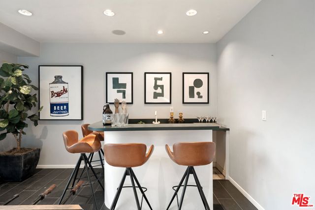 3275 N Knoll Drive, Los Angeles CA: https://media.crmls.org/mediaz/de19f4fe-e4ae-4ad9-95b7-08b094f3a042.jpg