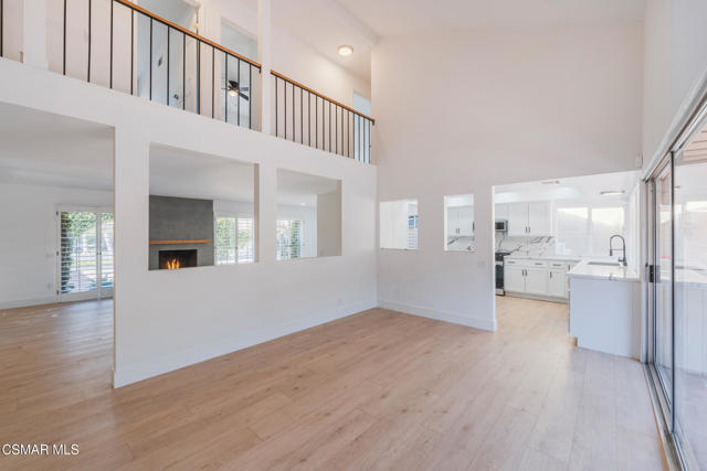 4524 Greengate Court, Westlake Village CA: https://media.crmls.org/mediaz/de1a25d3-0537-468a-aa0e-d8ecae685f2a.jpg