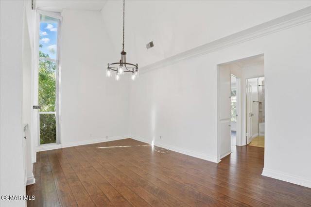 31505 Lindero Canyon Road, Westlake Village CA: https://media.crmls.org/mediaz/de1a8b5f-e959-43c6-83c5-570d397991b9.jpg