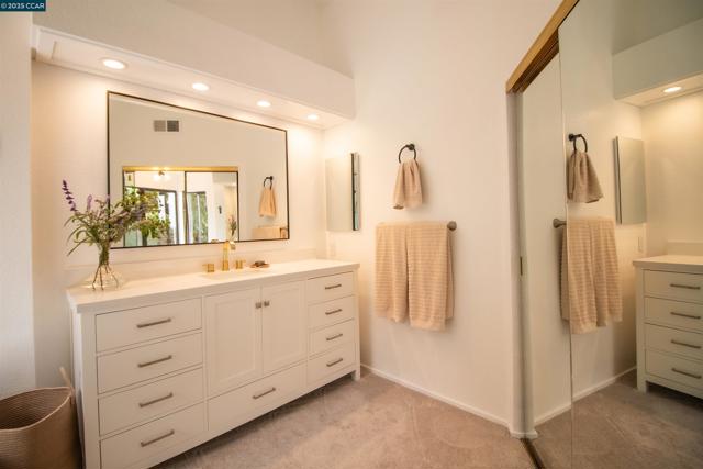 176 Newcastle Drive, Vallejo CA: https://media.crmls.org/mediaz/de1ad1df-3636-4cfe-8f11-0f9f61b4431e.jpg