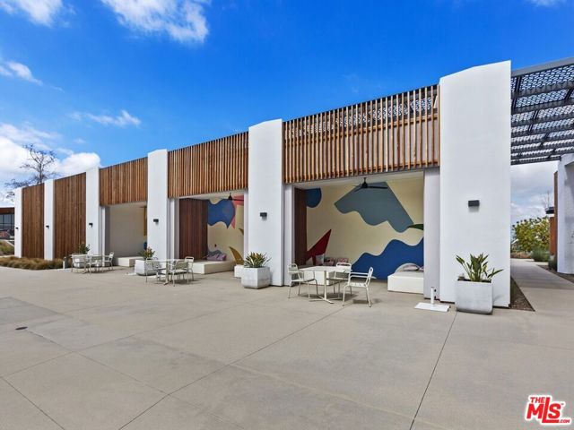 27457 Flycatcher Place, Valencia CA: https://media.crmls.org/mediaz/de1adec1-bf88-4abf-897f-e034e44d08c6.jpg