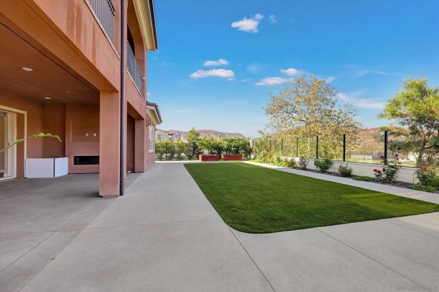 16231 Sunny Summit Dr, San Diego CA: https://media.crmls.org/mediaz/de1d457b-c365-4e22-a058-b46e7b3f82ba.jpg