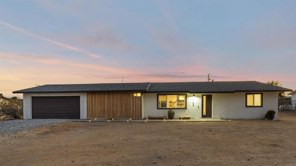 4758 Avenida La Mirada