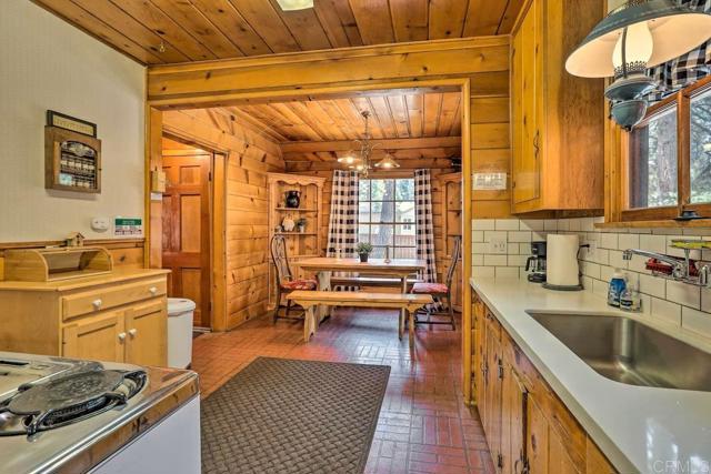 Detail Gallery Image 7 of 26 For 39112 Starview, Big Bear Lake,  CA 92315 - 3 Beds | 1/1 Baths