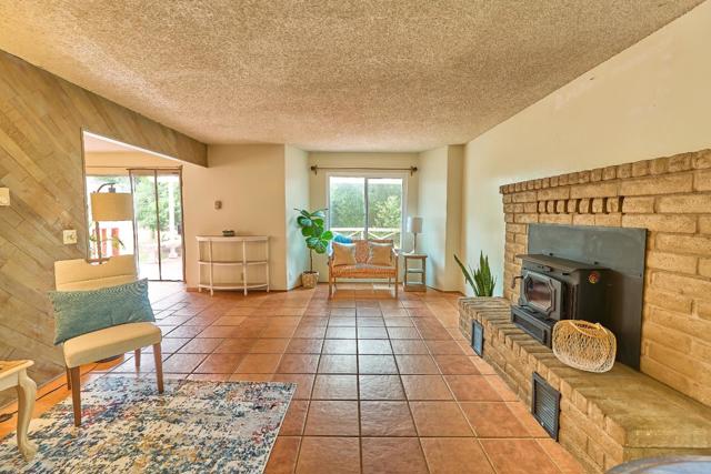 520 Seely Avenue, Aromas CA: https://media.crmls.org/mediaz/de1e77d6-8bde-4e12-b4e8-d8173ac784bb.jpg
