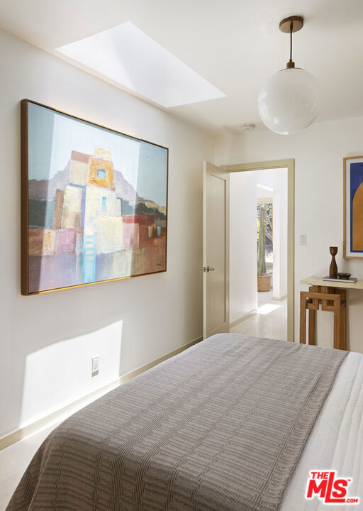 1888 Echo Park Avenue, Los Angeles CA: https://media.crmls.org/mediaz/de1e8ed3-5392-4edc-a3c2-b5352a66419c.jpg