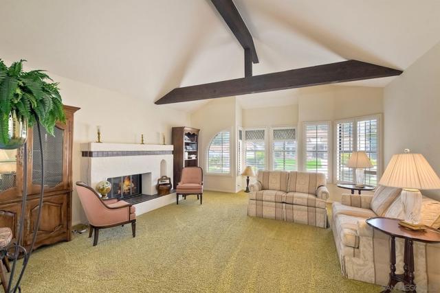 16078 AVENIDA AVEIRO, San Diego CA: https://media.crmls.org/mediaz/de1ea894-615e-4b6c-94b6-2e92900f2332.jpg