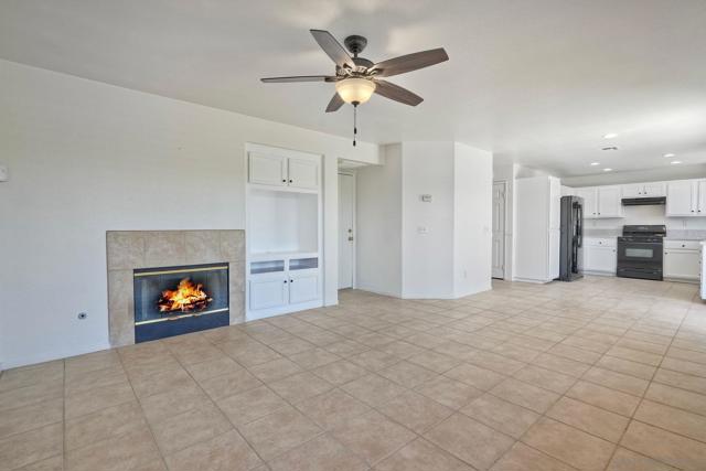 4811 Ventana Way, Oceanside CA: https://media.crmls.org/mediaz/de1f75dd-3108-4e92-a776-60ca378a9753.jpg