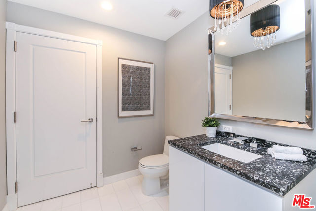 900 W OLYMPIC Boulevard, Los Angeles CA: https://media.crmls.org/mediaz/de20f5d0-8bca-4791-a881-2954c73cc639.jpg