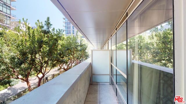 1155 S Grand Avenue, Los Angeles CA: https://media.crmls.org/mediaz/de210170-83f1-4a85-ae9a-39a21c2786e8.jpg