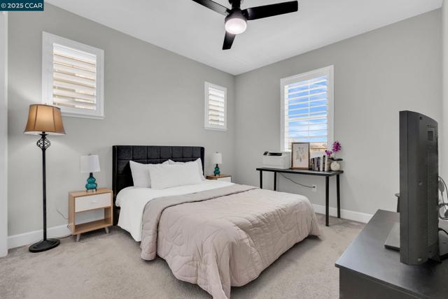 499 Yarrow Dr, Fairfield CA: https://media.crmls.org/mediaz/de21071d-f26a-468e-99d9-e45c1806b834.jpg