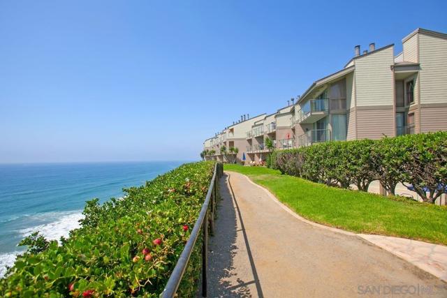 321 W I St, Encinitas, California 92024, 2 Bedrooms Bedrooms, ,2 BathroomsBathrooms,Condominium,For Sale,W I St,250020340SD