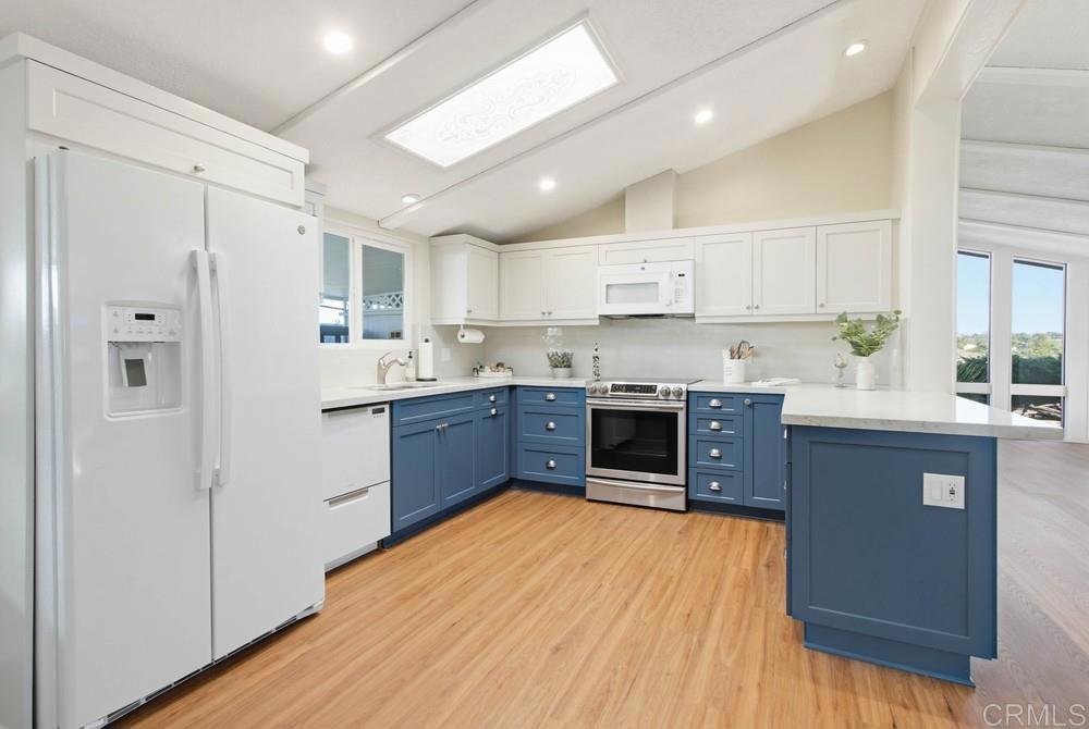 350 N El Camino Real - photo 15