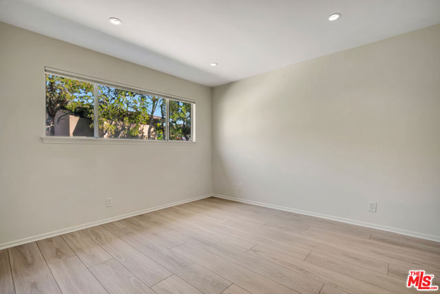 3444 Cloudcroft Drive, Malibu CA: https://media.crmls.org/mediaz/de21c144-3ff6-4260-8ceb-f3b494688881.jpg