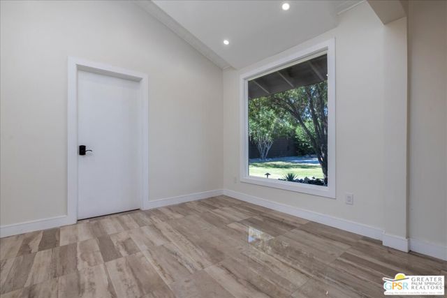 372 E Molino Road, Palm Springs CA: https://media.crmls.org/mediaz/de2274a5-1009-404c-8b2b-91e5d15ee033.jpg