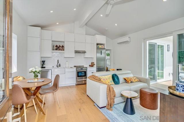 990 92 Laguna Dr, Carlsbad CA: https://media.crmls.org/mediaz/de22db2d-2a76-49cf-8da9-e227290b1854.jpg