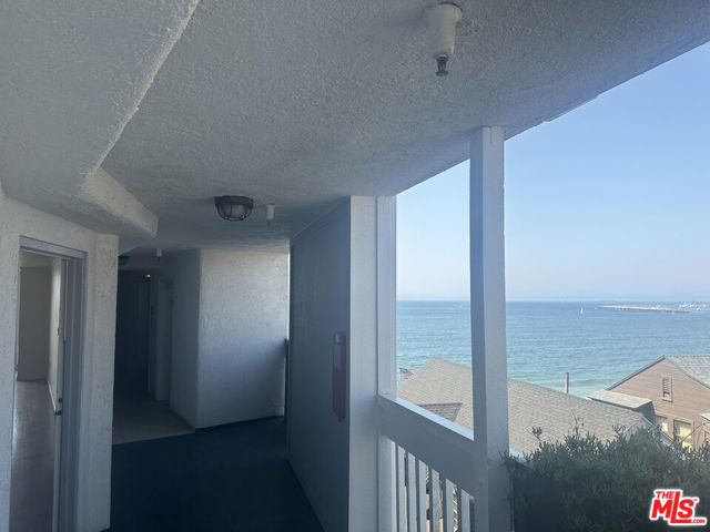 615 Esplanade, Redondo Beach, California 90277, 1 Bedroom Bedrooms, ,1 BathroomBathrooms,Residential,For Sale,Esplanade,24421697