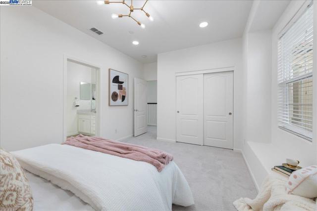 3335 Vittoria Loop, Dublin CA: https://media.crmls.org/mediaz/de238b77-9ac0-4d41-a1ca-c53aefc74ef0.jpg