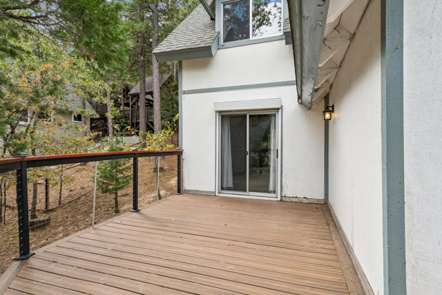 27157 Peninsula Drive, Lake Arrowhead, CA 92352