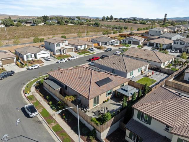 2141 Wildflower Drive, Hollister CA: https://media.crmls.org/mediaz/de2590f1-cc76-4443-b461-43a6a89039b4.jpg