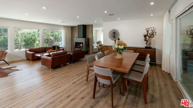 10555 Art Street, Sunland CA: https://media.crmls.org/mediaz/de25f216-467e-448f-a839-dd7c0248d7a1.jpg