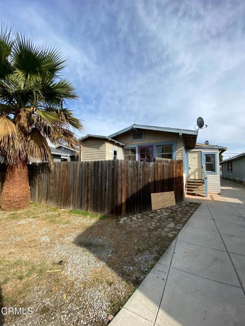 153 S South Laurel Street, Ventura CA: https://media.crmls.org/mediaz/de25fc0c-e236-484c-8662-14e1451a8ef4.jpg