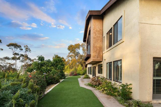 1586 Kimberly Woods Dr, El Cajon CA: https://media.crmls.org/mediaz/de262892-d1d8-42b0-a2a4-80dcb5ea8cbe.jpg