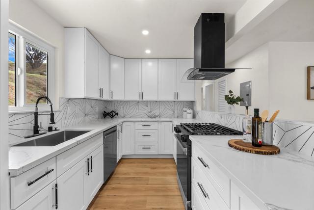 Image 9 of 37 For 9065 Heatherdale St