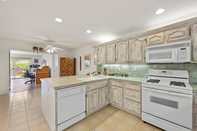 Detail Gallery Image 18 of 70 For 7212 Linden Terrace, Carlsbad,  CA 92011 - 3 Beds | 2/1 Baths