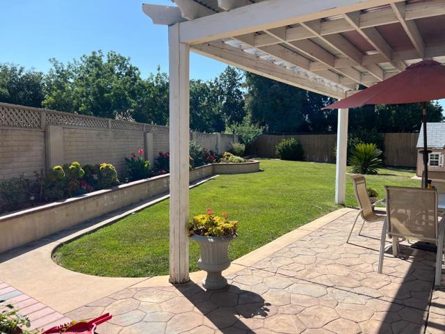 1298 Hersman Drive, Gilroy CA: https://media.crmls.org/mediaz/de268c66-7d7f-4627-95c0-5e1a8b378017.jpg