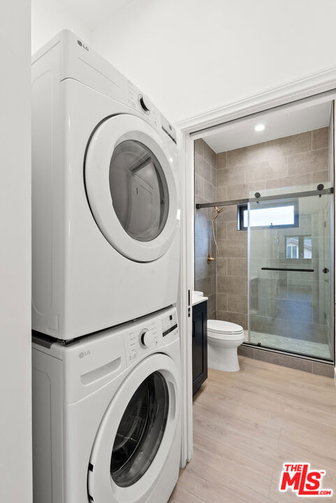 8931 Hubbard Street, Culver City CA: https://media.crmls.org/mediaz/de269913-e08e-4cd2-926f-b440d6f707cc.jpg